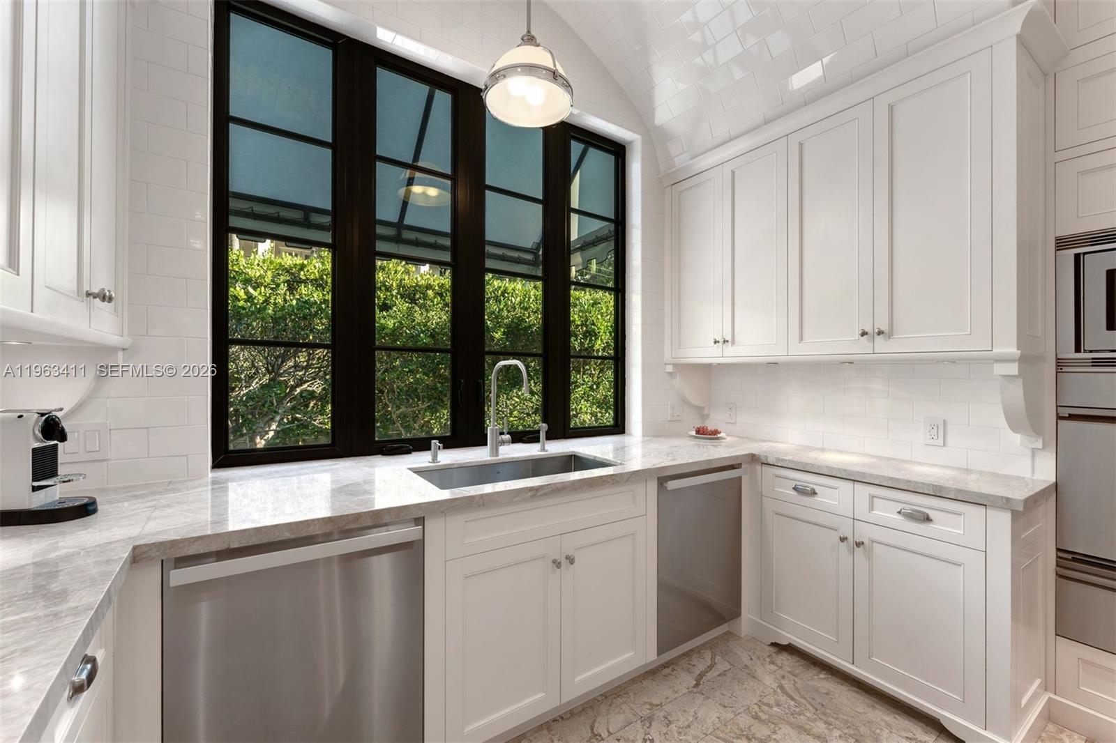 TROPICAL ISLE HOMES SUB 1 - Residential