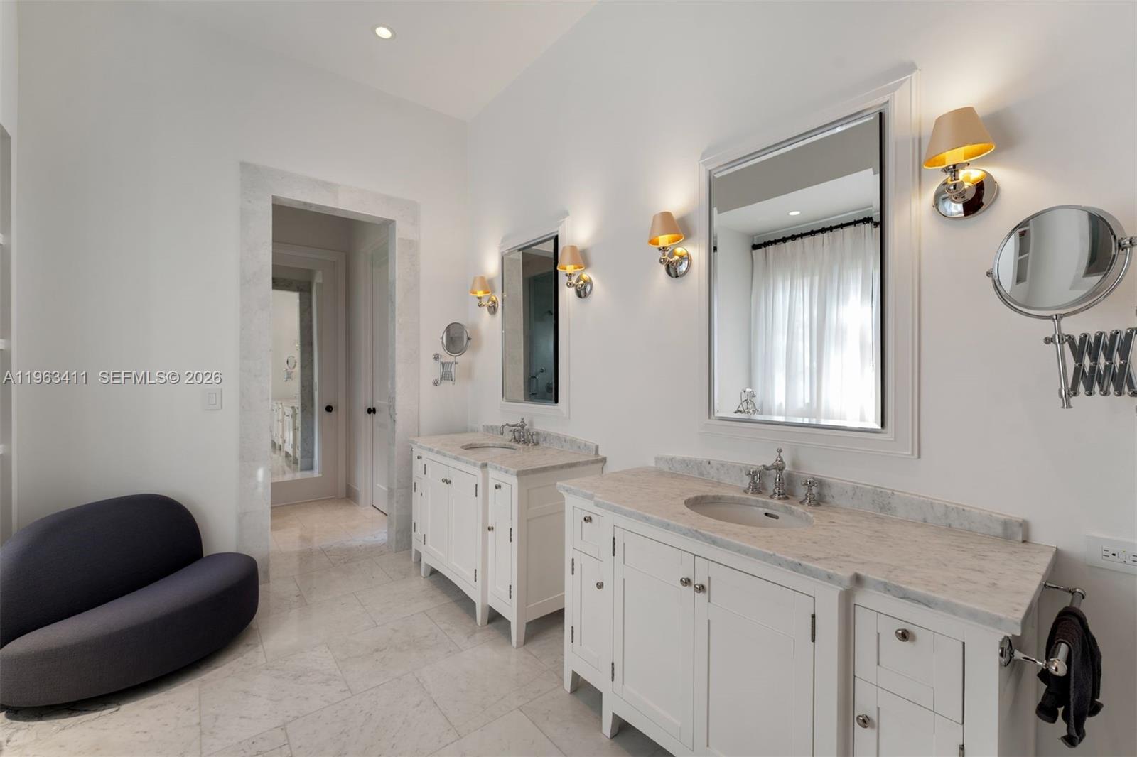 TROPICAL ISLE HOMES SUB 1 - Residential