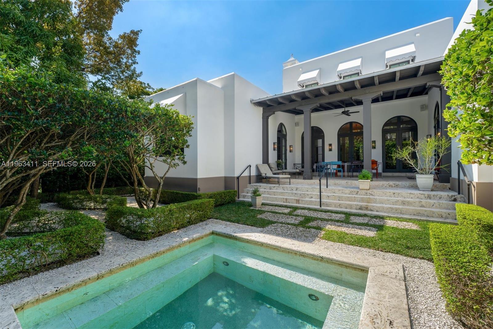 TROPICAL ISLE HOMES SUB 1 - Residential