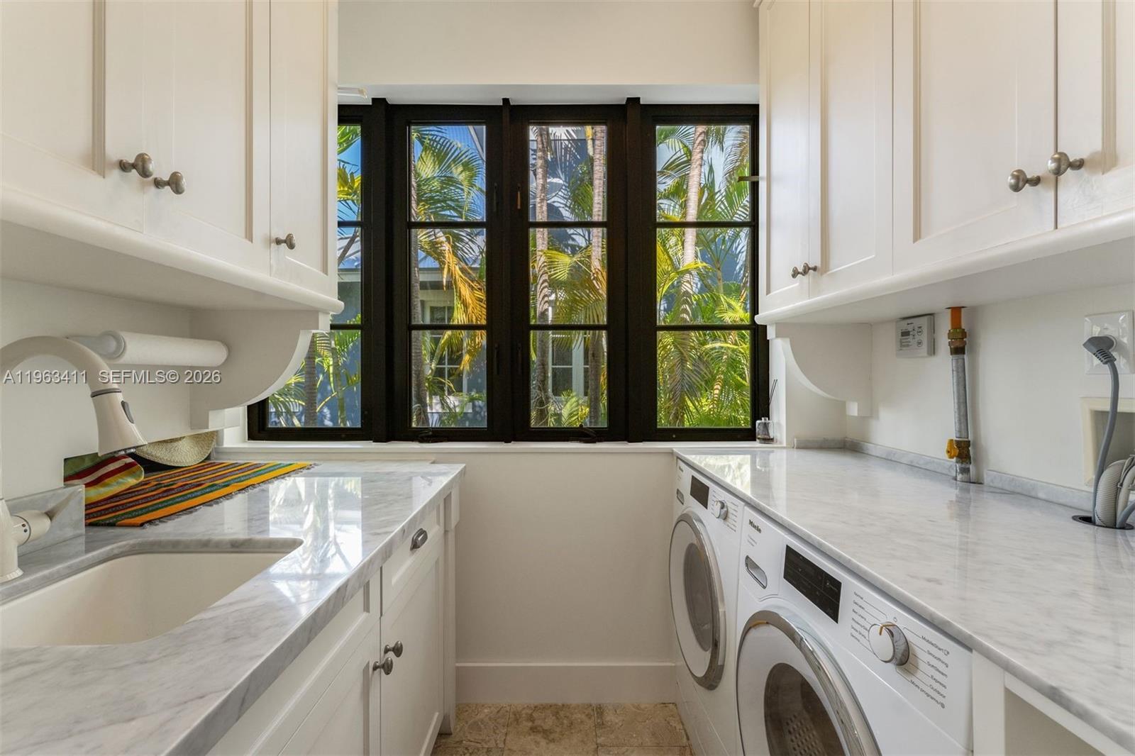 TROPICAL ISLE HOMES SUB 1 - Residential