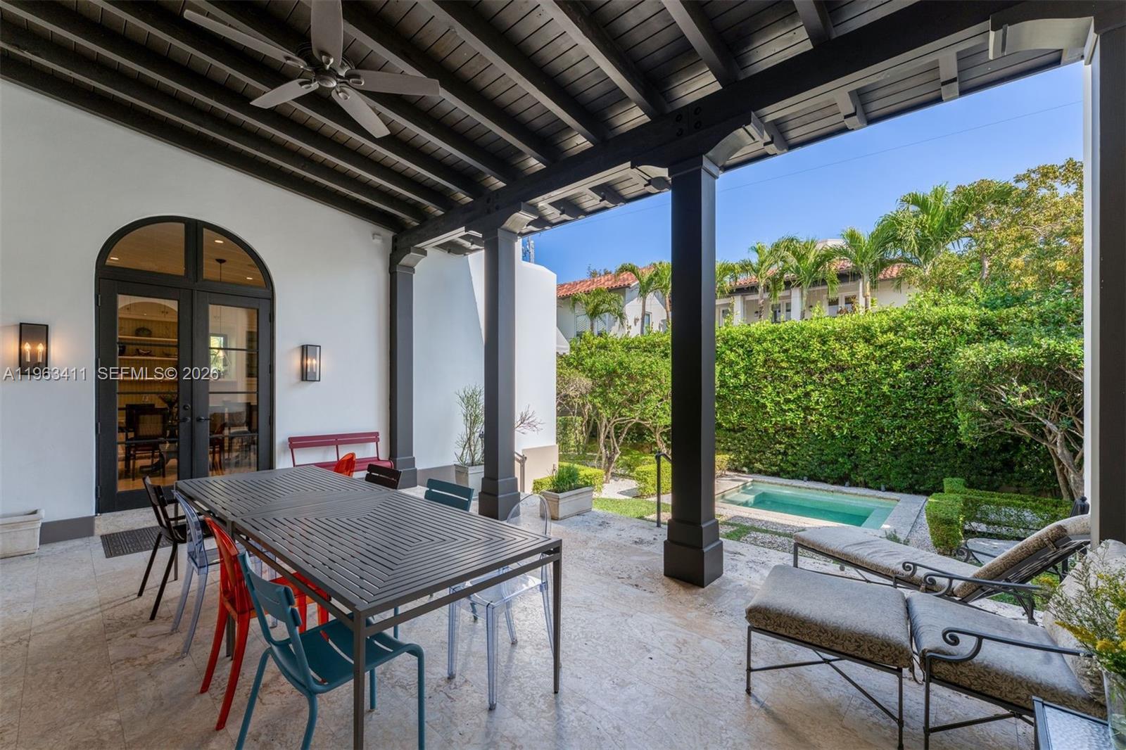 TROPICAL ISLE HOMES SUB 1 - Residential