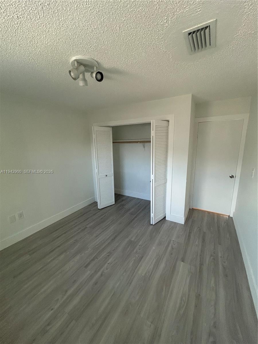 SOUTH BAY ESTATES - Residential Lease