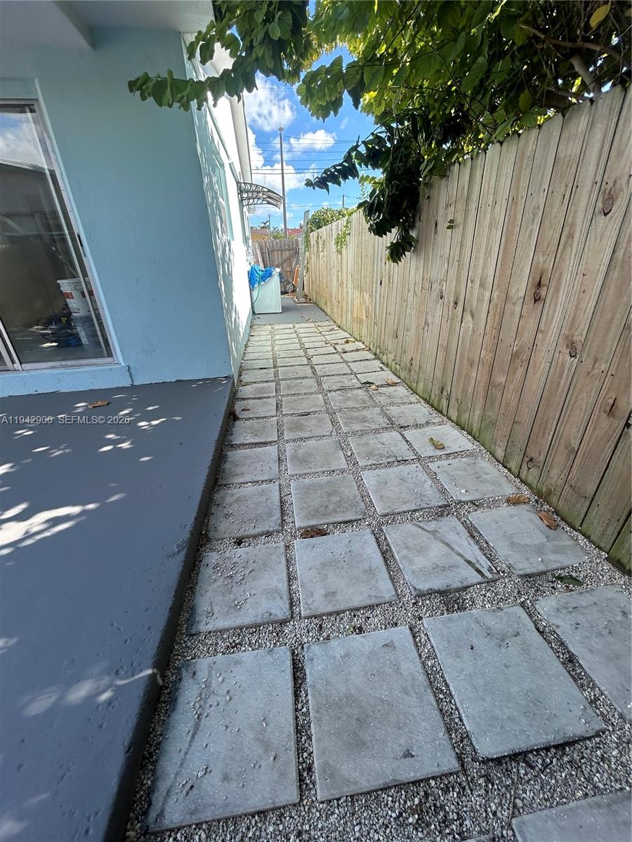 SOUTH BAY ESTATES - Residential Lease