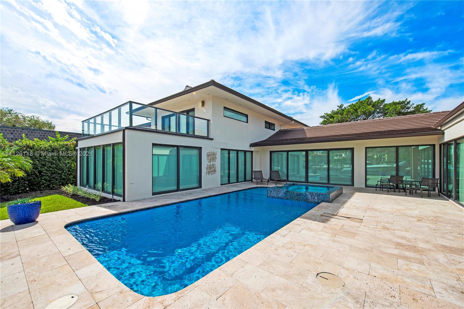 HOLLYWOOD GOLF ESTATES SE - Residential