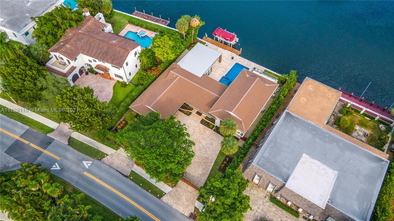 HOLLYWOOD GOLF ESTATES SE - Residential