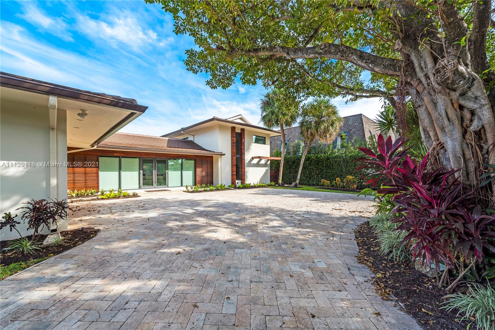 HOLLYWOOD GOLF ESTATES SE - Residential