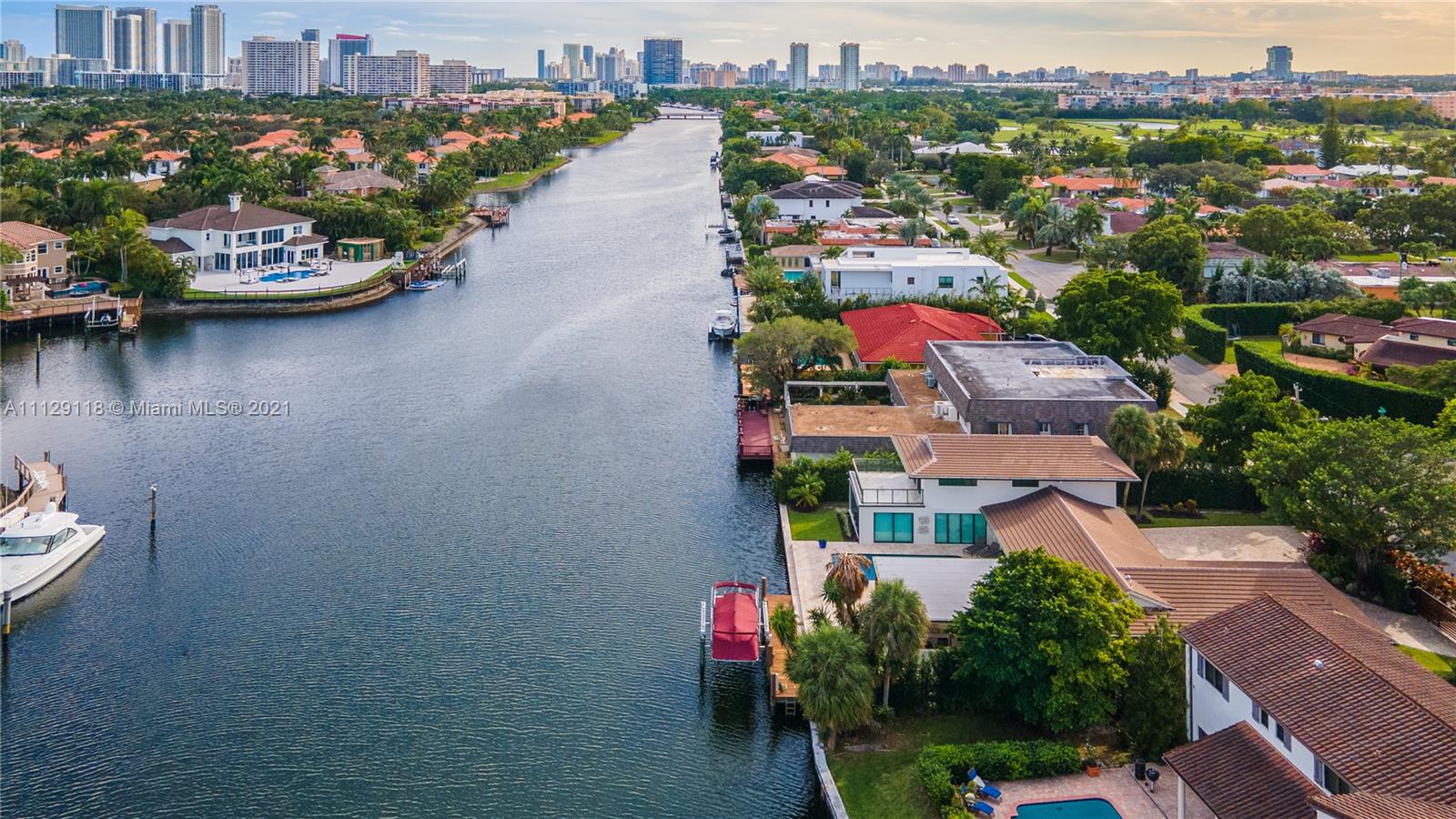 HOLLYWOOD GOLF ESTATES SE - Residential