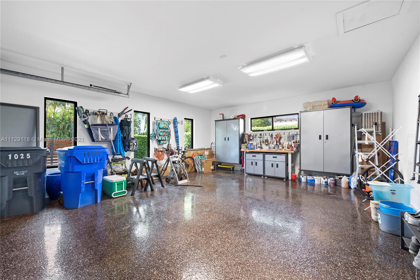 HOLLYWOOD GOLF ESTATES SE - Residential