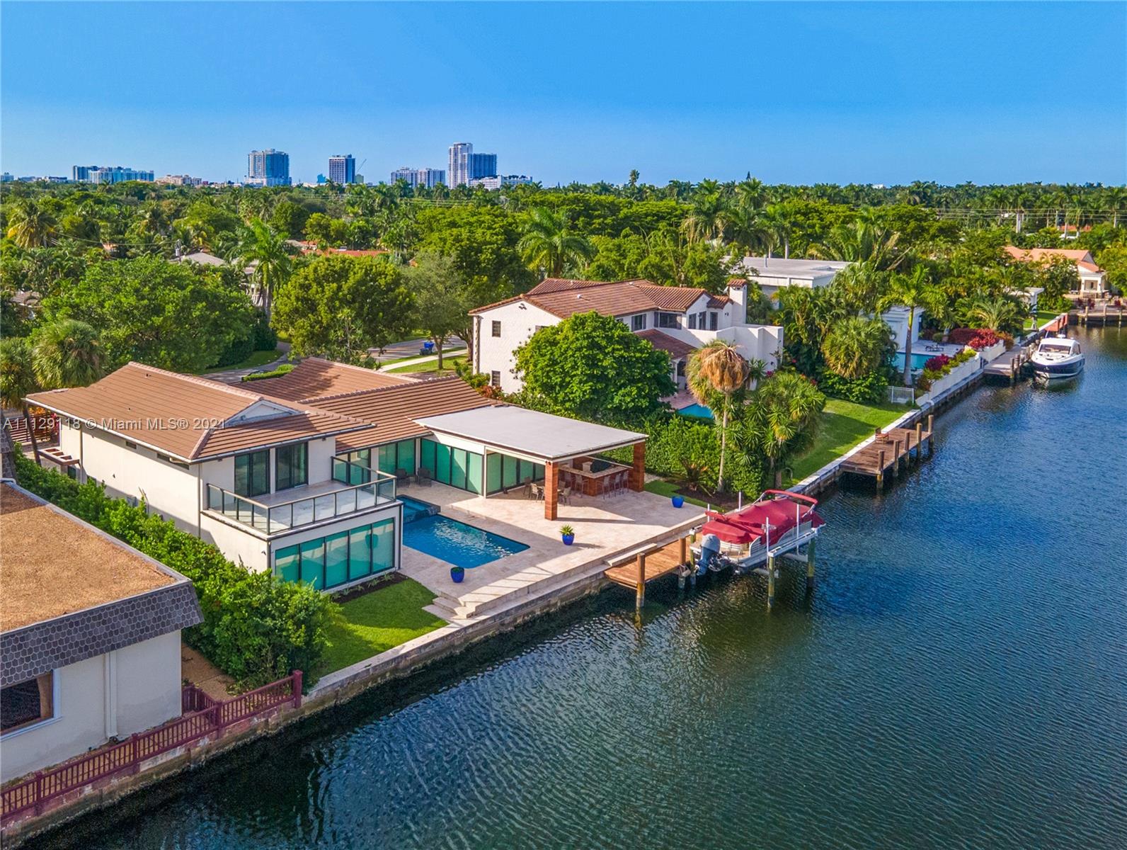 HOLLYWOOD GOLF ESTATES SE - Residential