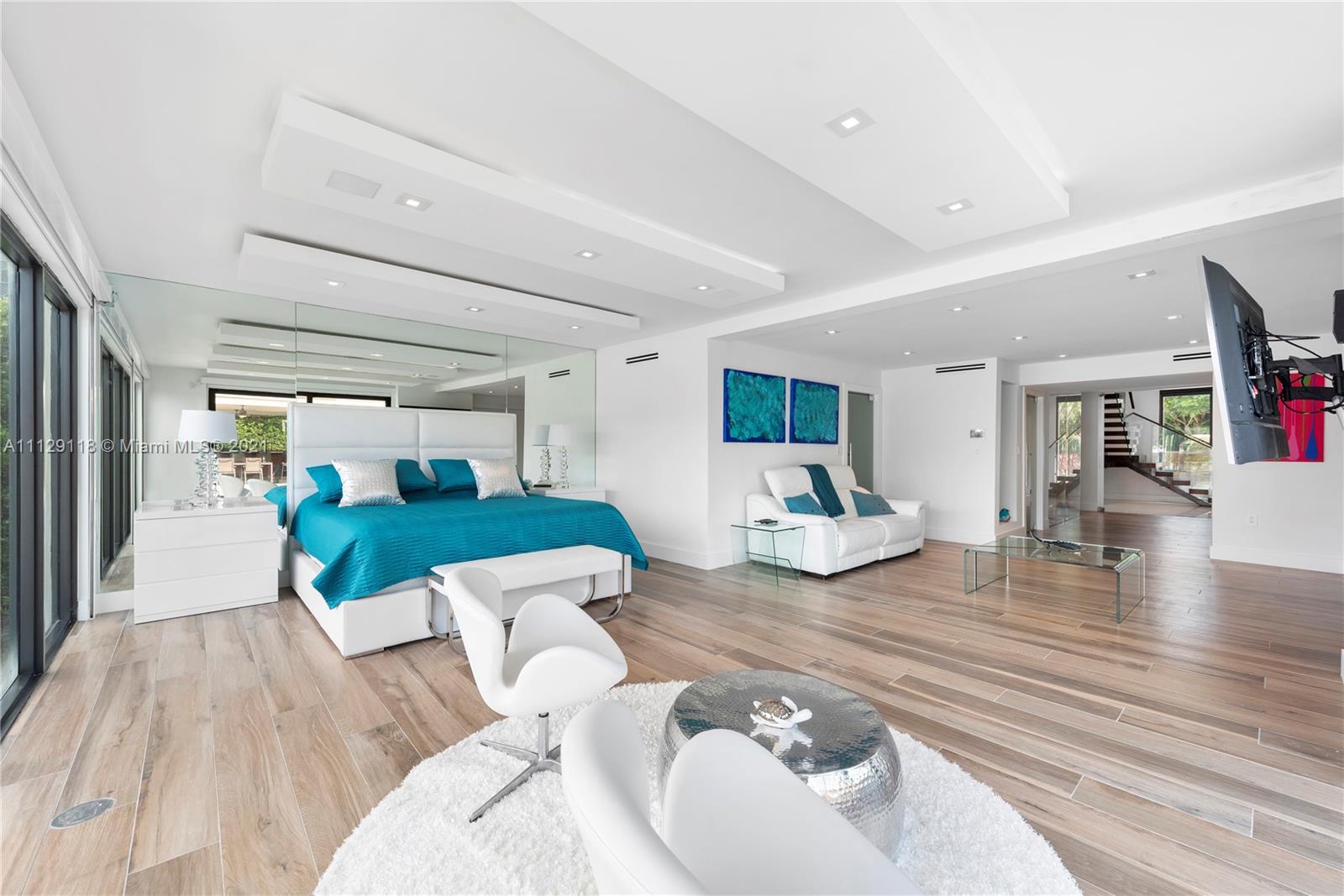 HOLLYWOOD GOLF ESTATES SE - Residential