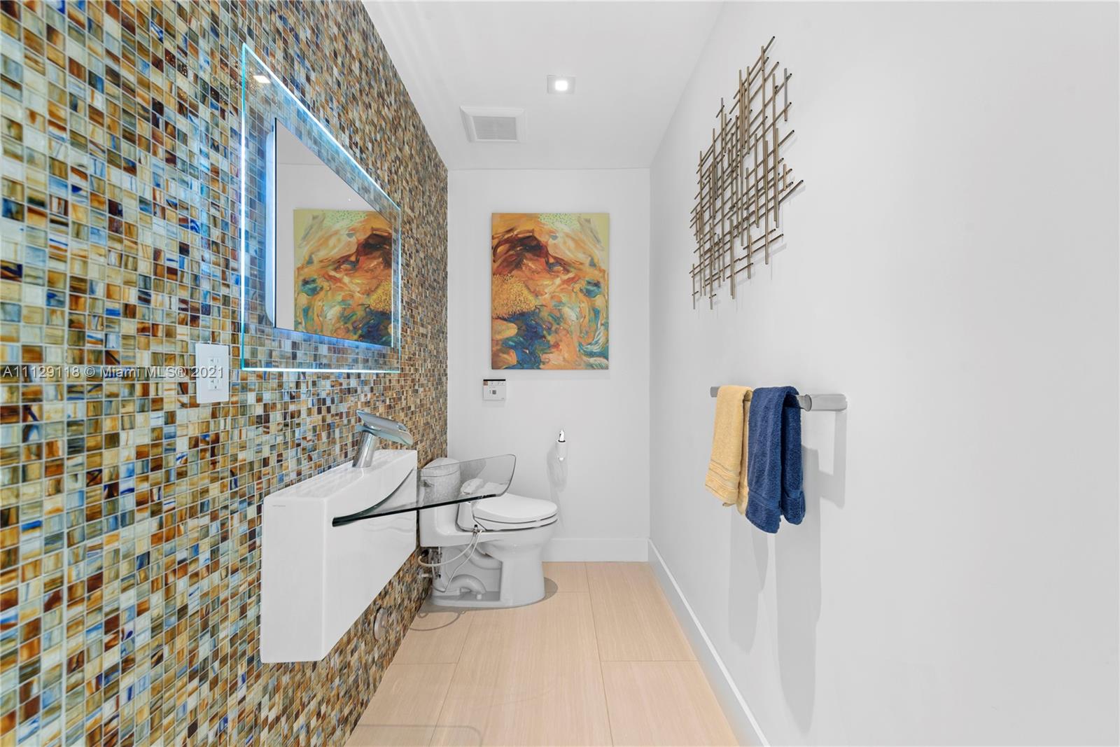 HOLLYWOOD GOLF ESTATES SE - Residential