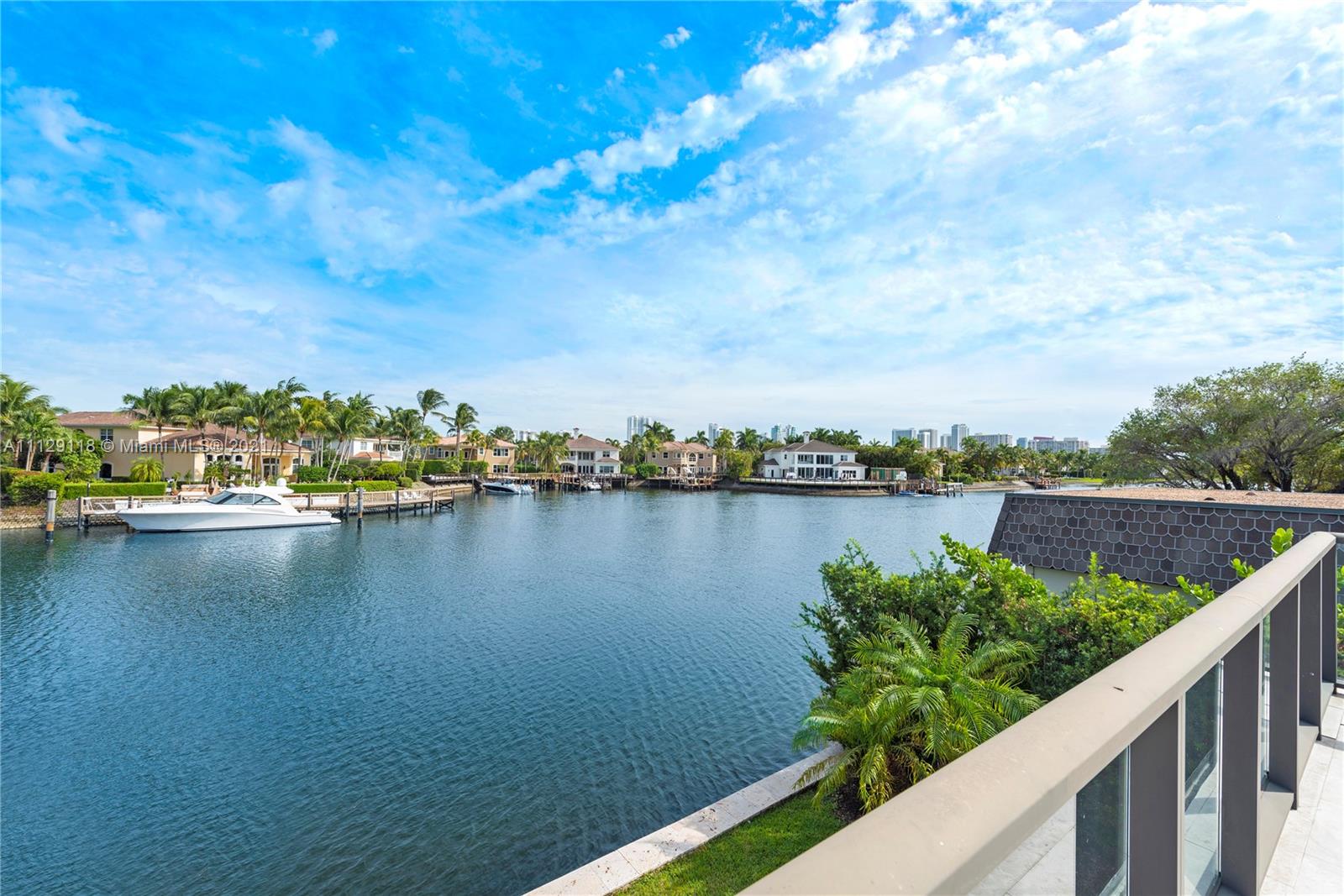 HOLLYWOOD GOLF ESTATES SE - Residential