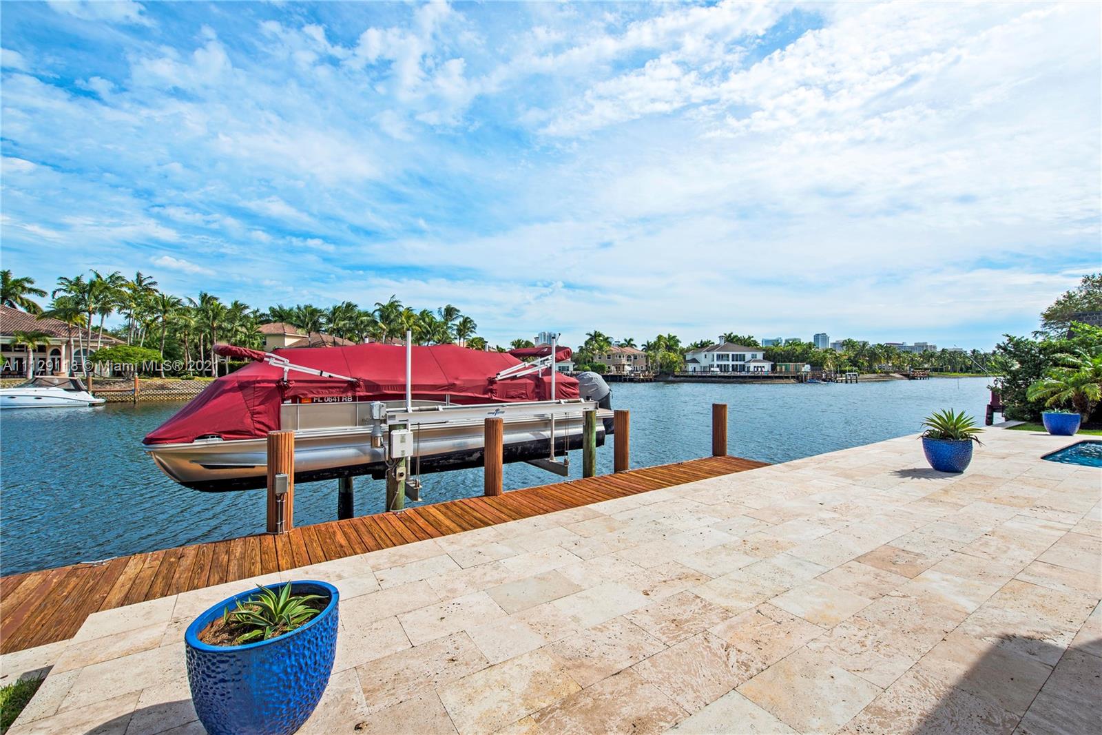 HOLLYWOOD GOLF ESTATES SE - Residential