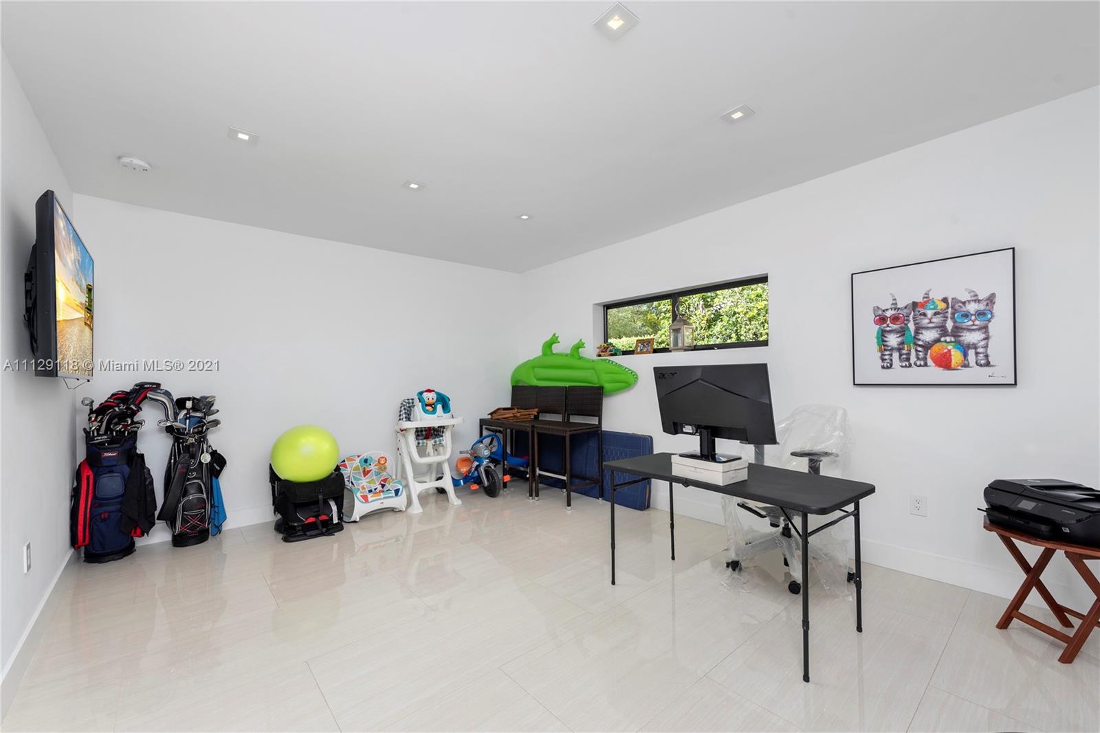 HOLLYWOOD GOLF ESTATES SE - Residential