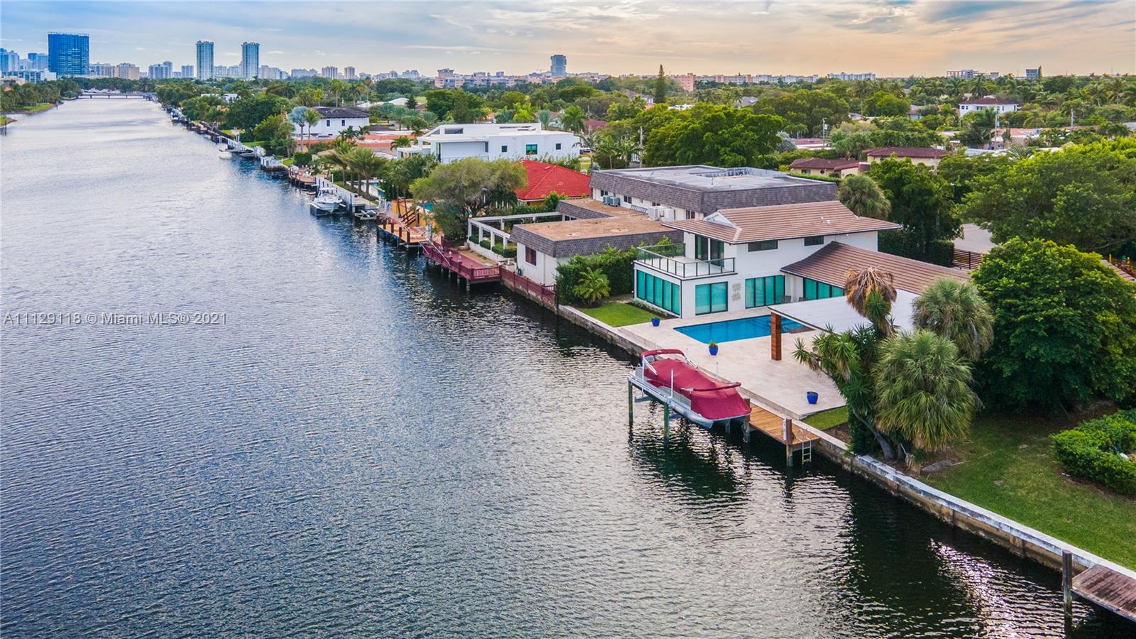 HOLLYWOOD GOLF ESTATES SE - Residential