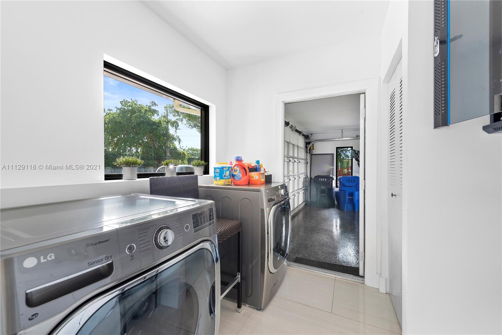 HOLLYWOOD GOLF ESTATES SE - Residential