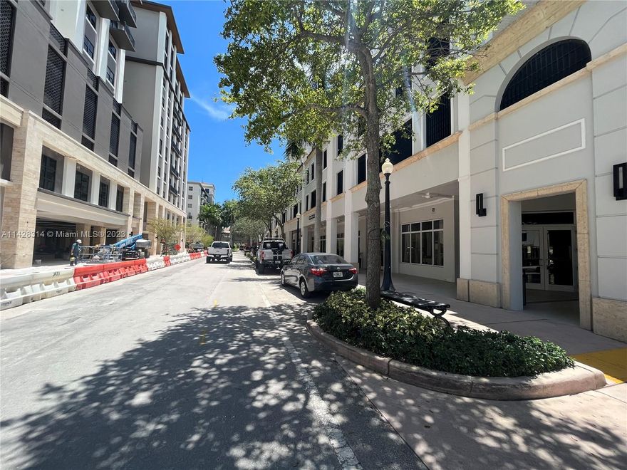 Don't miss out on this great opportunity to have your retail business in the heart of Coral Gables.  Located just 1 block away from Merrick Park.  Vacant and easy to show.  Corner Unit with great visibility from the street.  Can be used for retail, Medical, Restaurant, Beauty Salon etc.  Base Rent $39.50 per Sq. Ft CAM $12.50 per SqFt. plus tax.  Total Sq Ft. 1,710