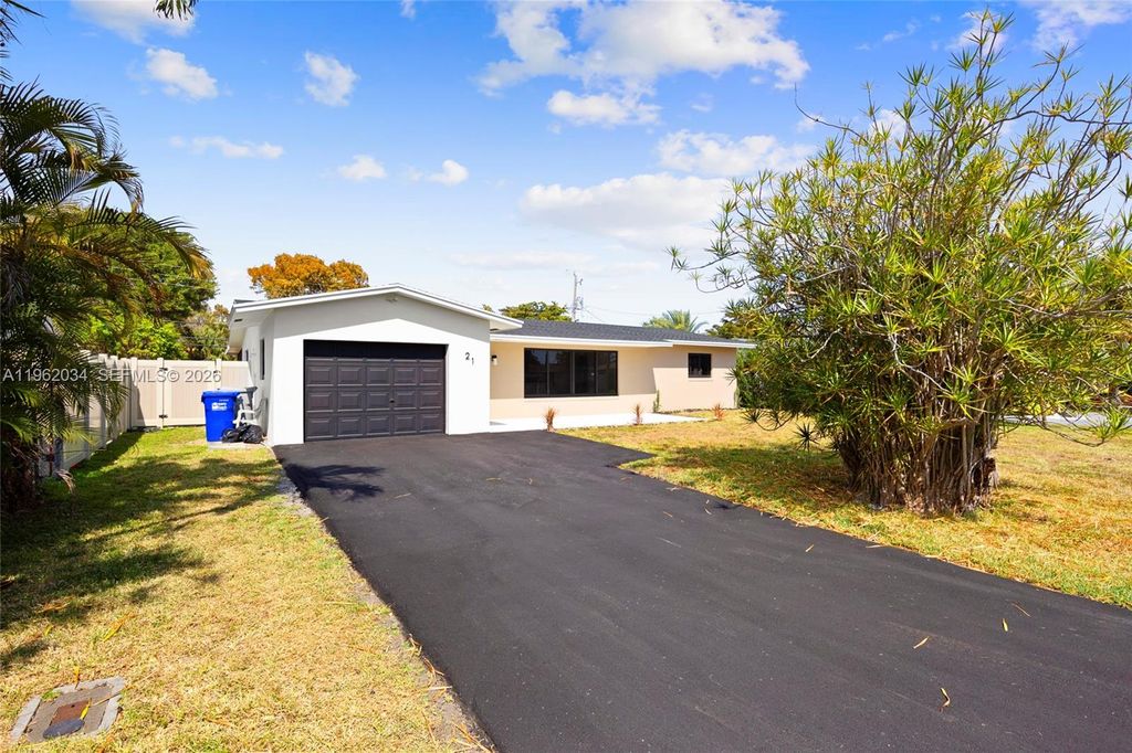 Photo of 21 SE 7th St, Pompano Beach, FL 33060 (MLS # A11962034)