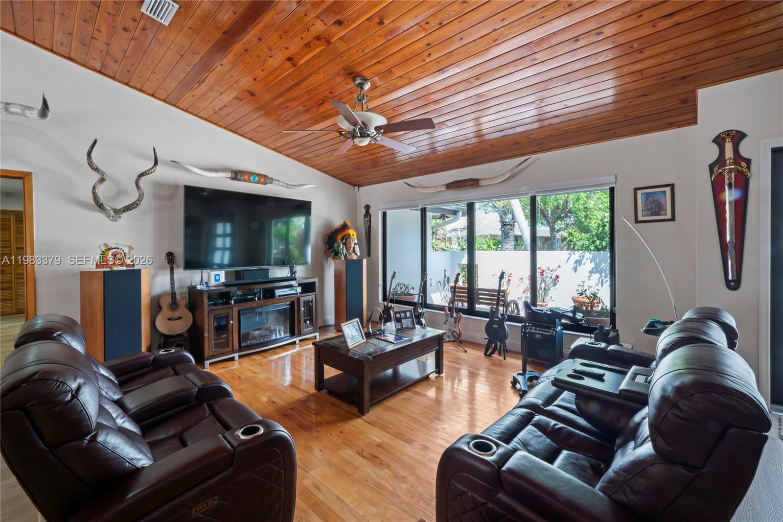 MARY ANN ESTATES 1ST ADDN - Residential