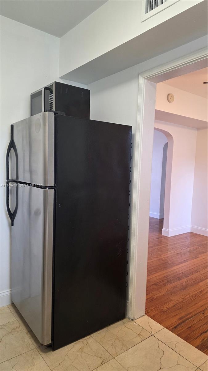 EL CAPRI COURTYARDS CONDO - Residential Lease