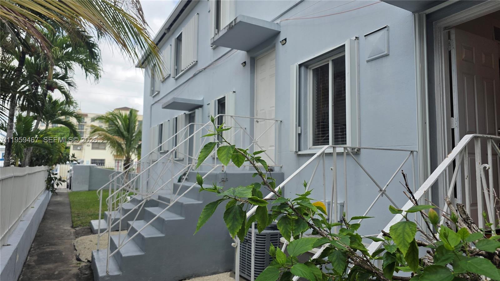 EL CAPRI COURTYARDS CONDO - Residential Lease