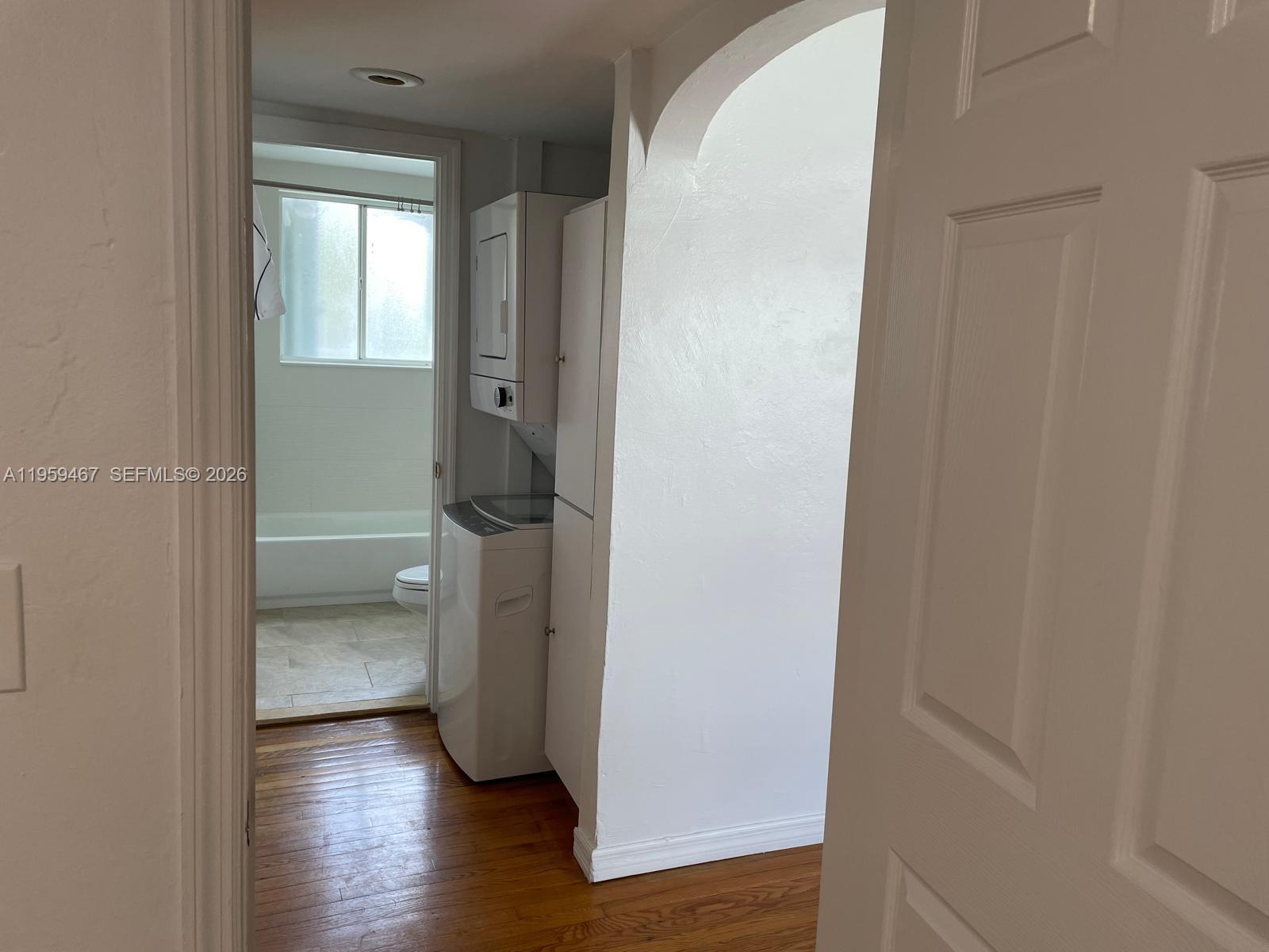 EL CAPRI COURTYARDS CONDO - Residential Lease