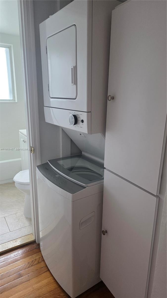 EL CAPRI COURTYARDS CONDO - Residential Lease