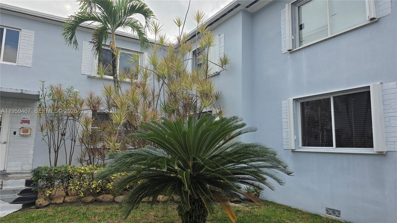 EL CAPRI COURTYARDS CONDO - Residential Lease