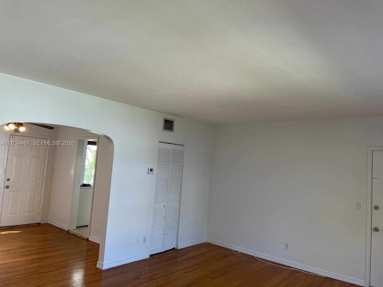 EL CAPRI COURTYARDS CONDO - Residential Lease