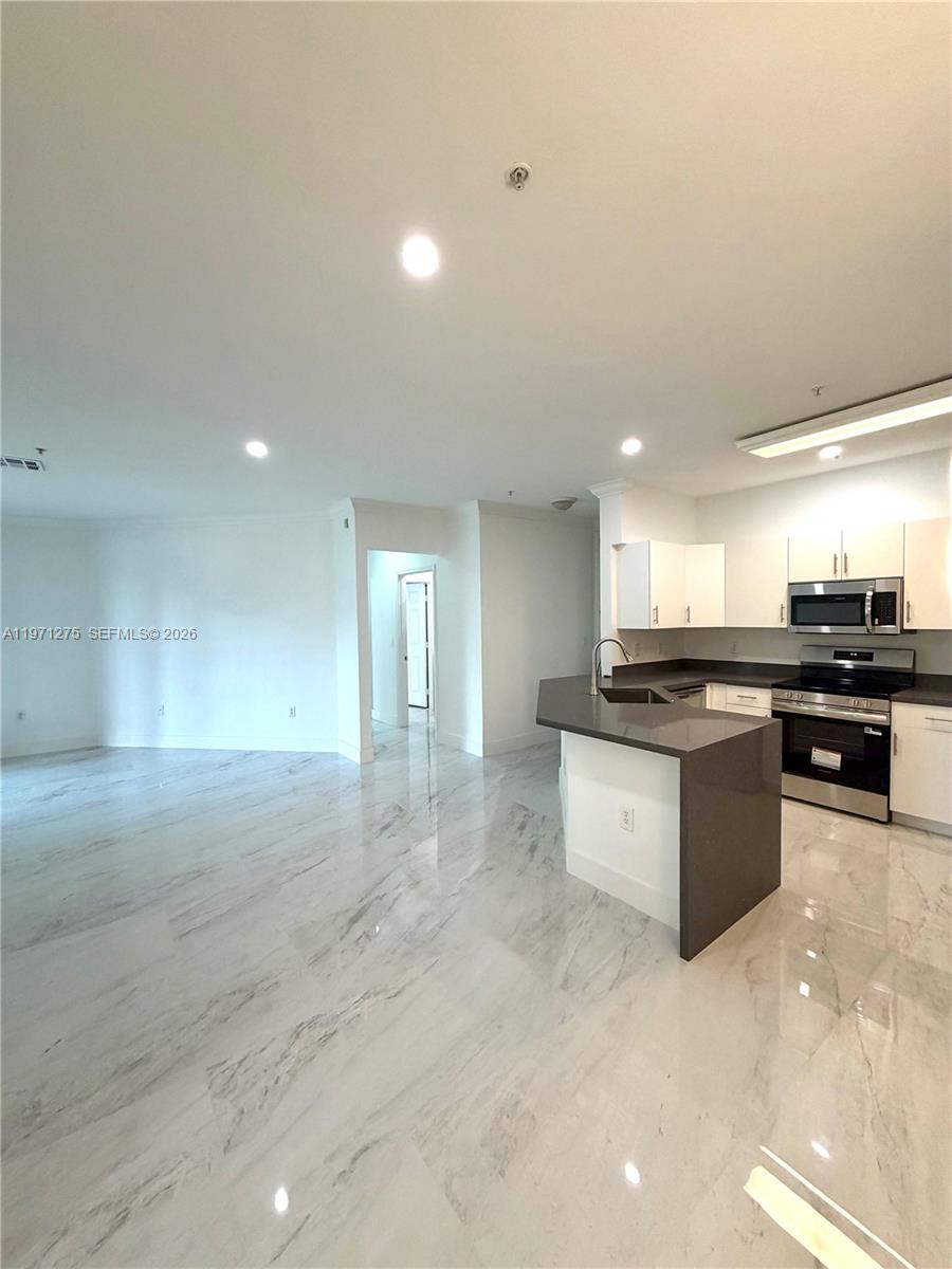 EL-AD VILLAGGIO CONDO BLD - Residential Lease