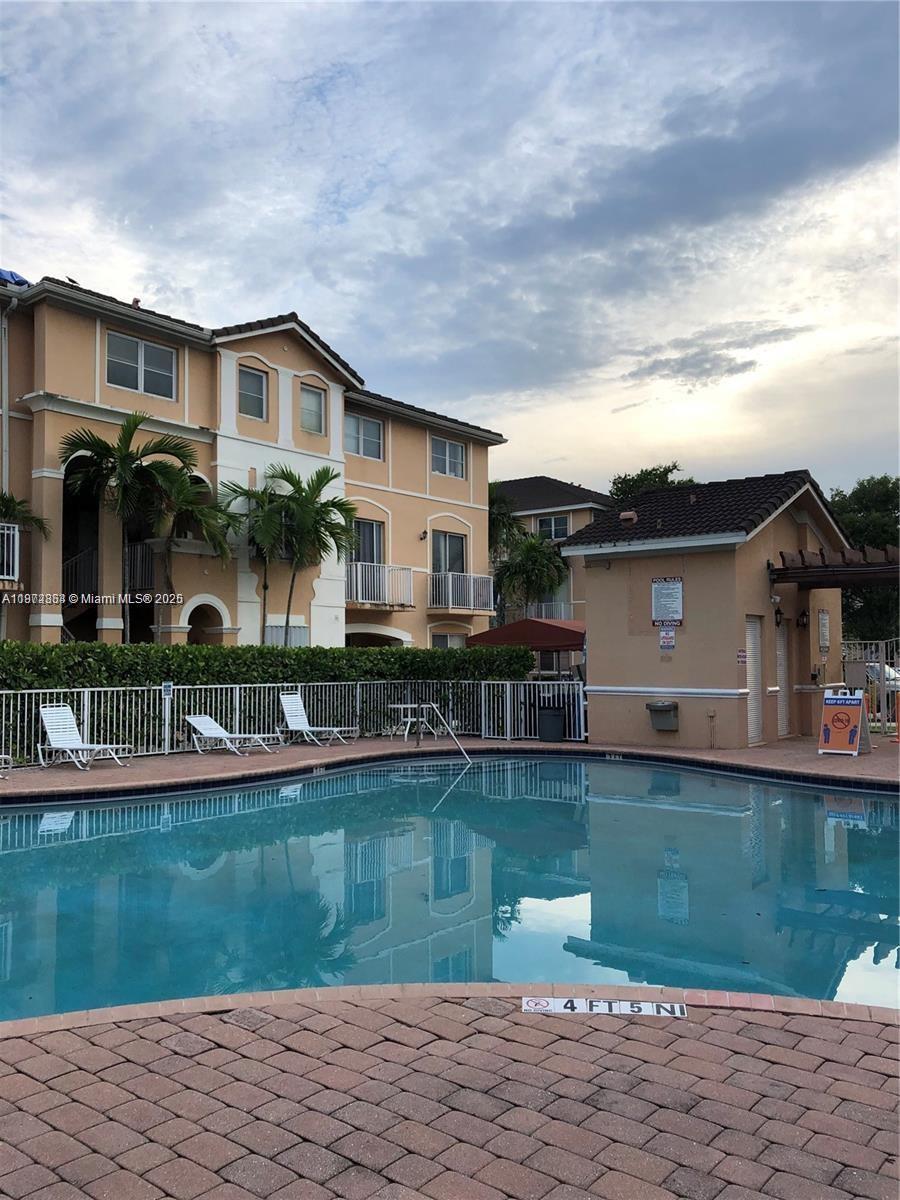 SHOMA HOMES AT COUNTRY CL - Residential Lease