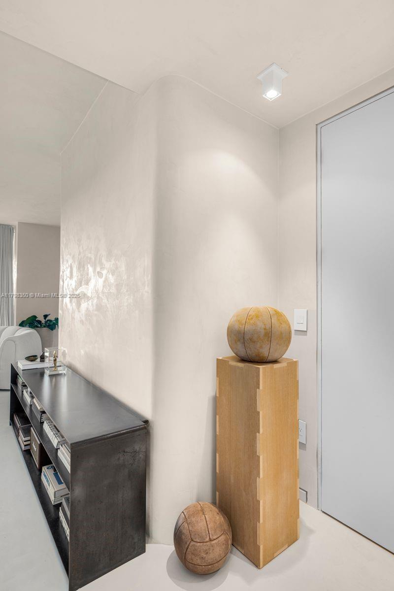 TEN MUSEUM PK RESIDENTIAL - Residential