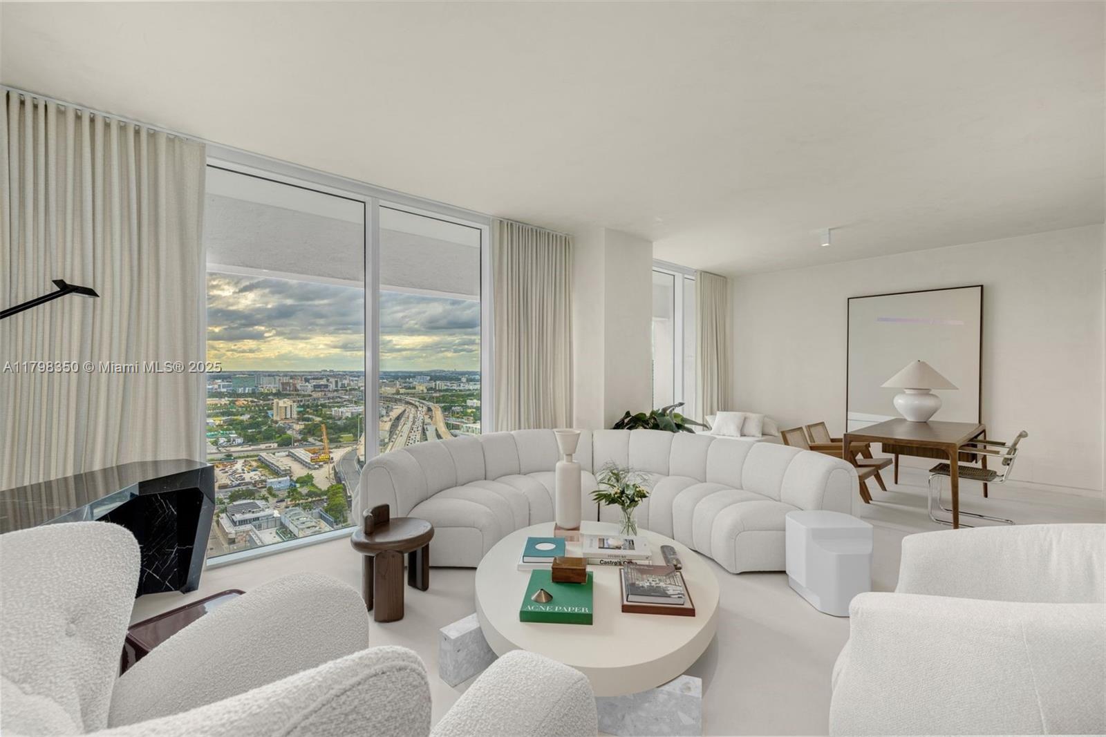 1040 Biscayne Blvd 3007, Miami, Broward County, Florida - 2 Bedrooms  
3 Bathrooms - 