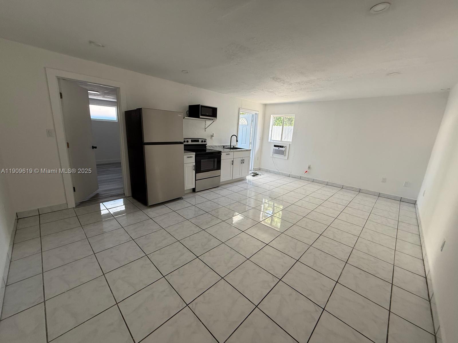 PALM LANE HOMES IN MIRAMA - Residential Lease