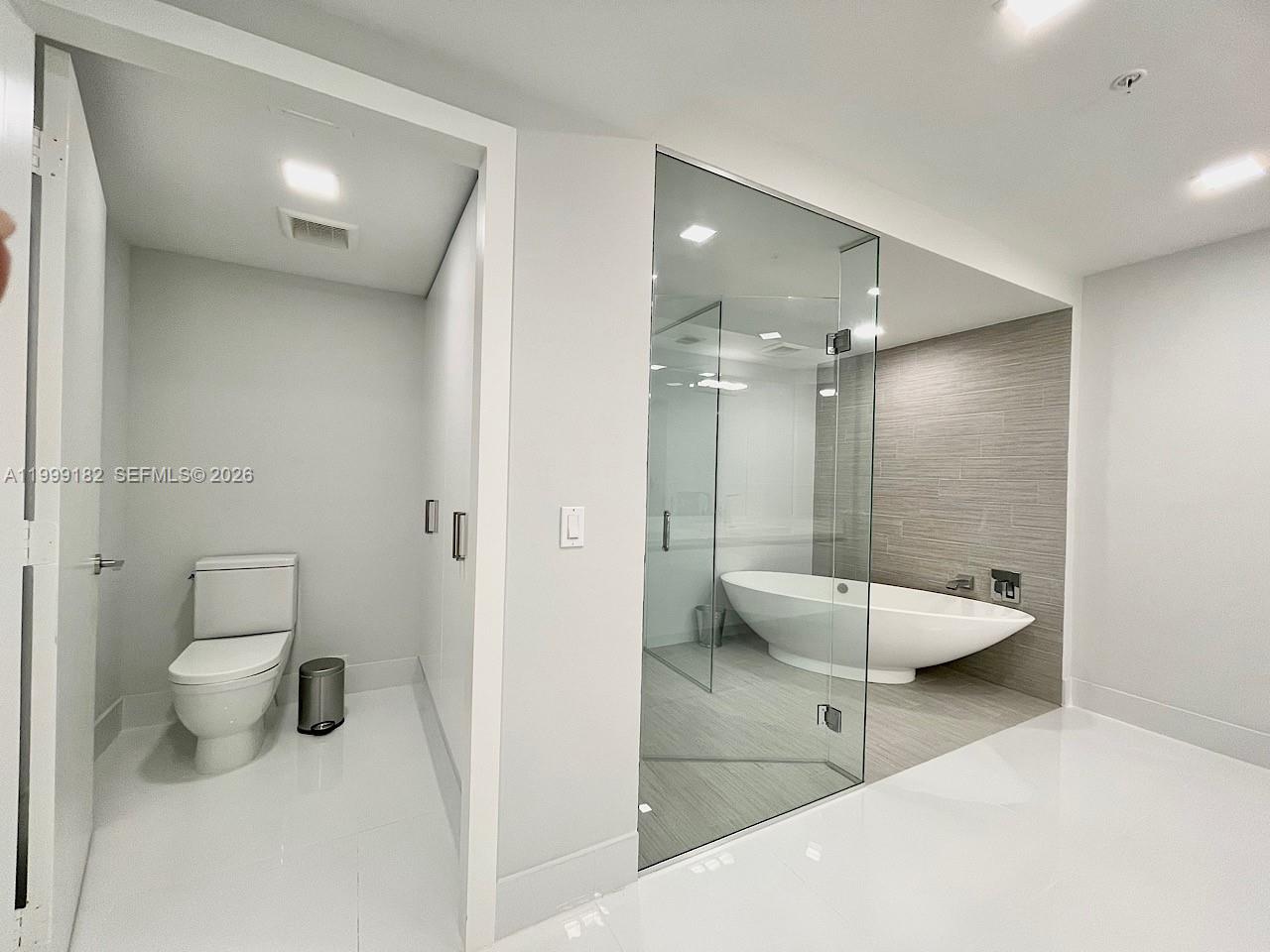 PARQUE TOWERS CONDO - Residential