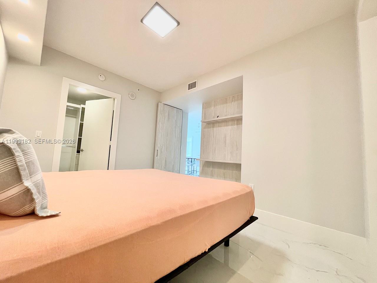 PARQUE TOWERS CONDO - Residential