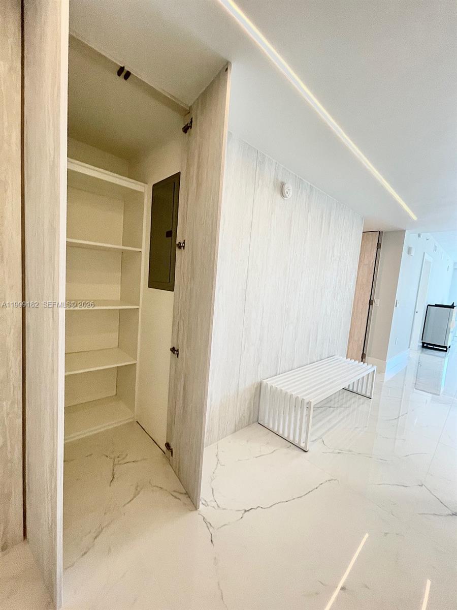 PARQUE TOWERS CONDO - Residential