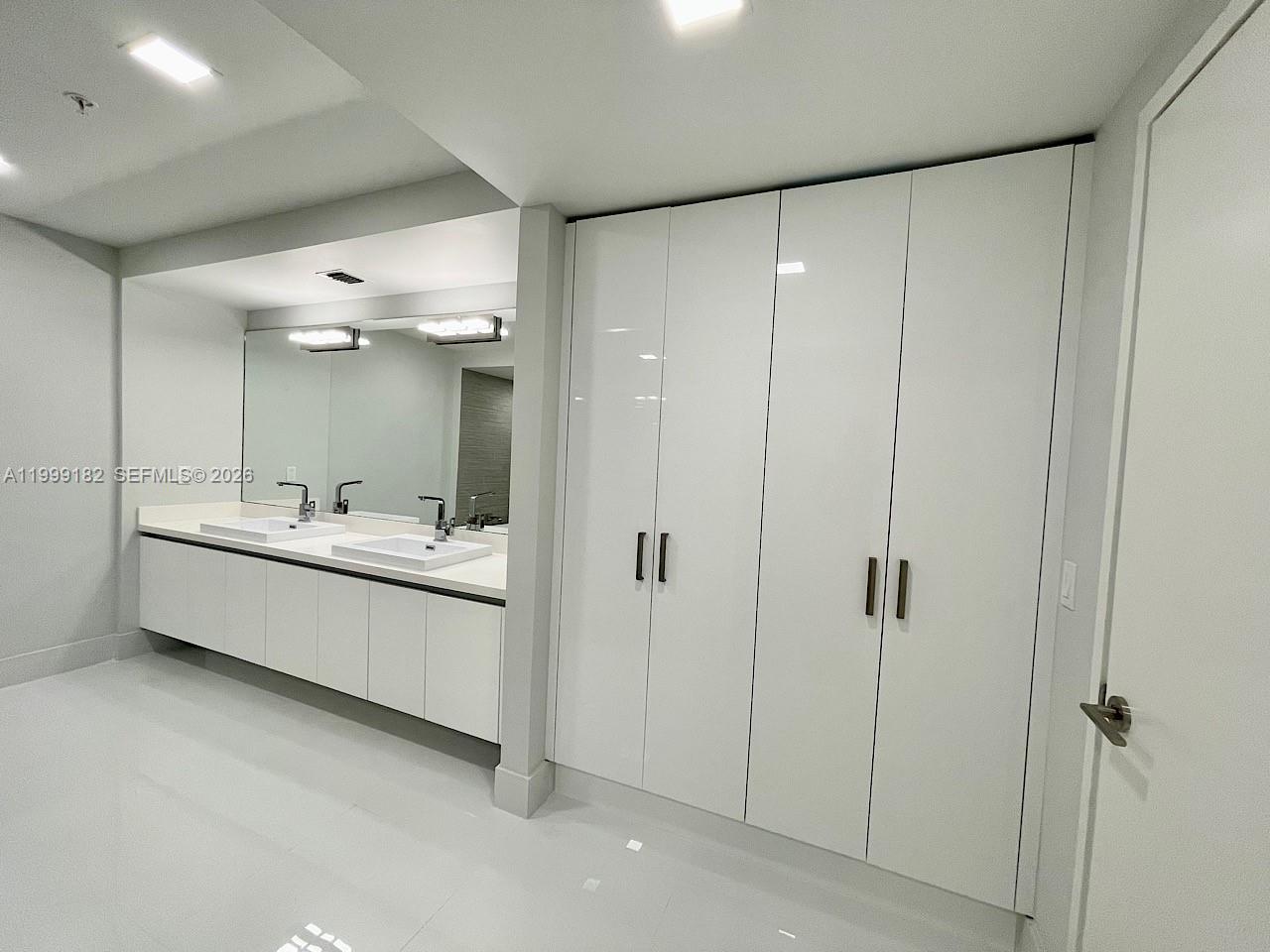 PARQUE TOWERS CONDO - Residential