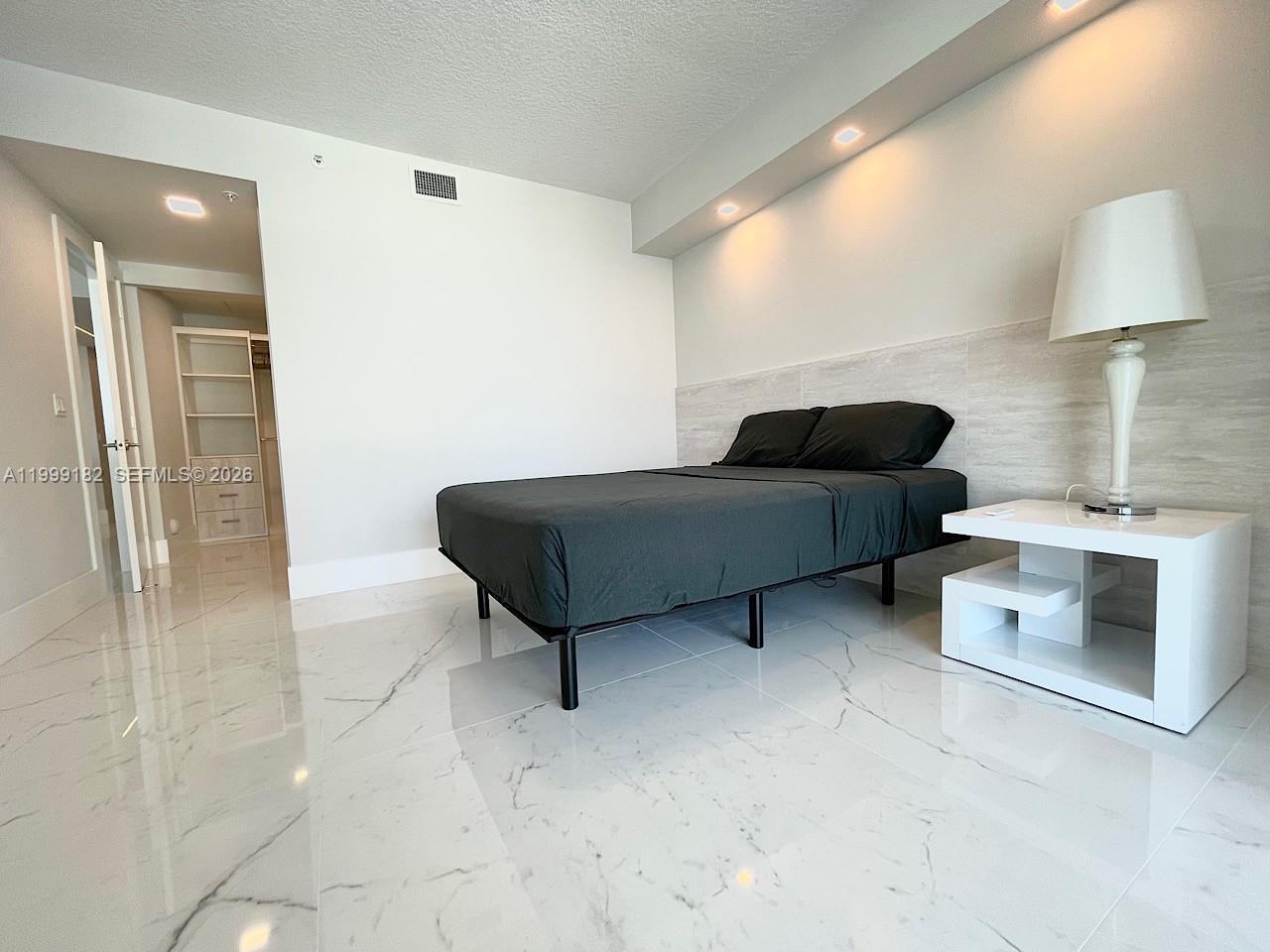 PARQUE TOWERS CONDO - Residential