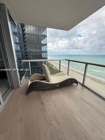 17121 Collins Ave 1207