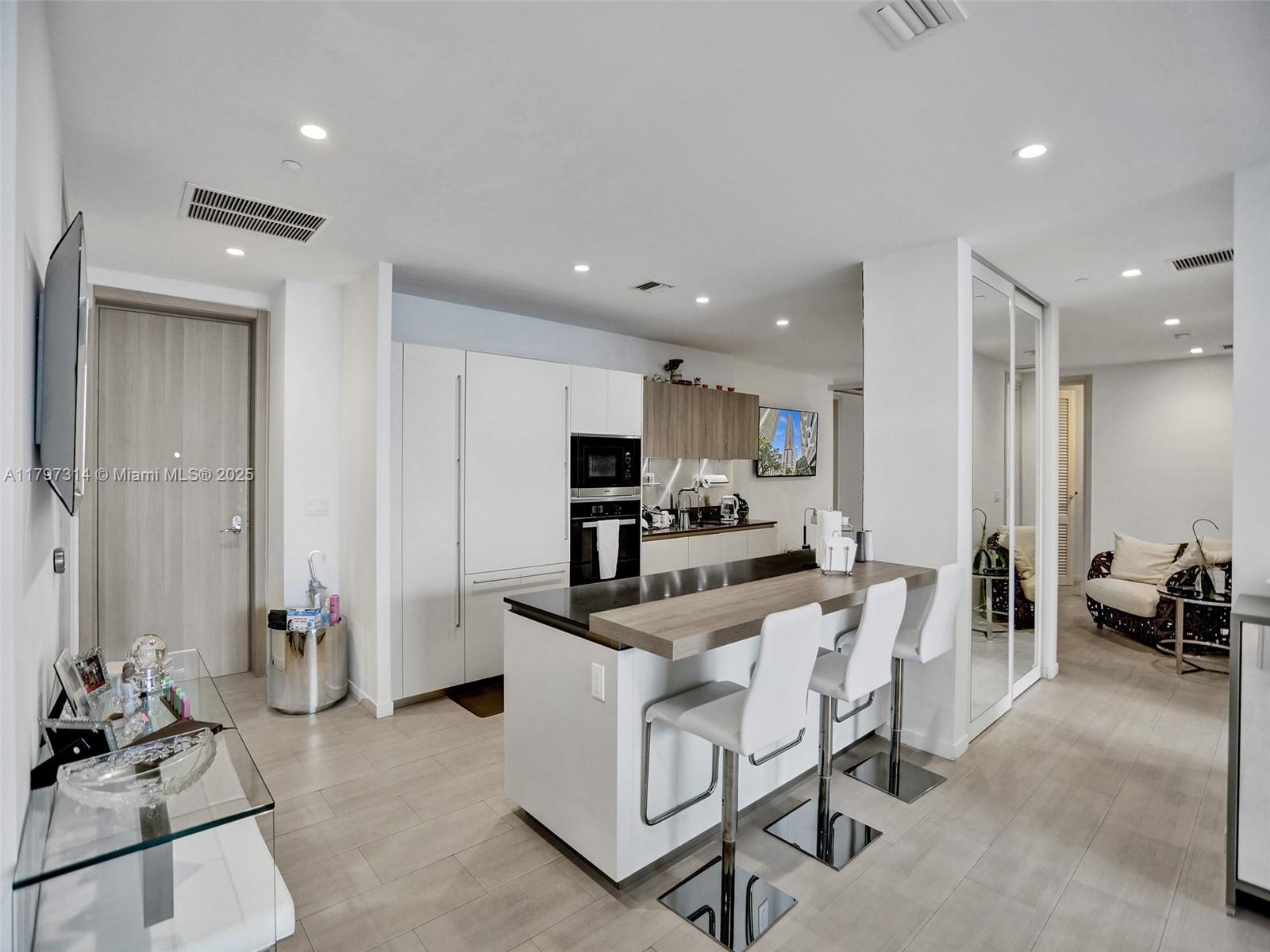 1000 Brickell Plz PH5103