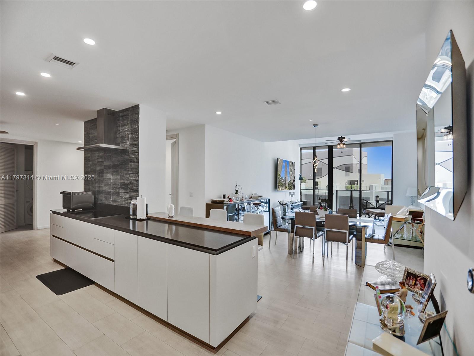 1000 Brickell Plz PH5103