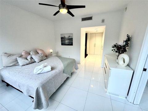2155 Washington Ct 110 Miami Beach FL 33139