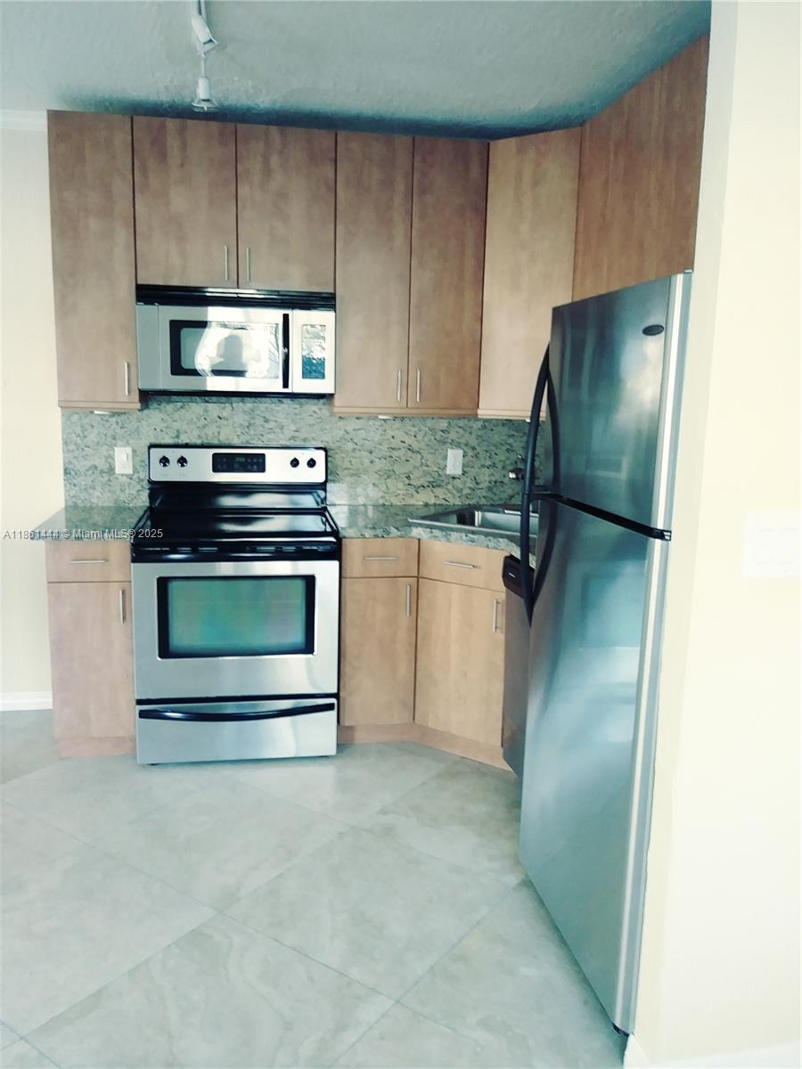 LUCAYA CONDO - Residential Lease