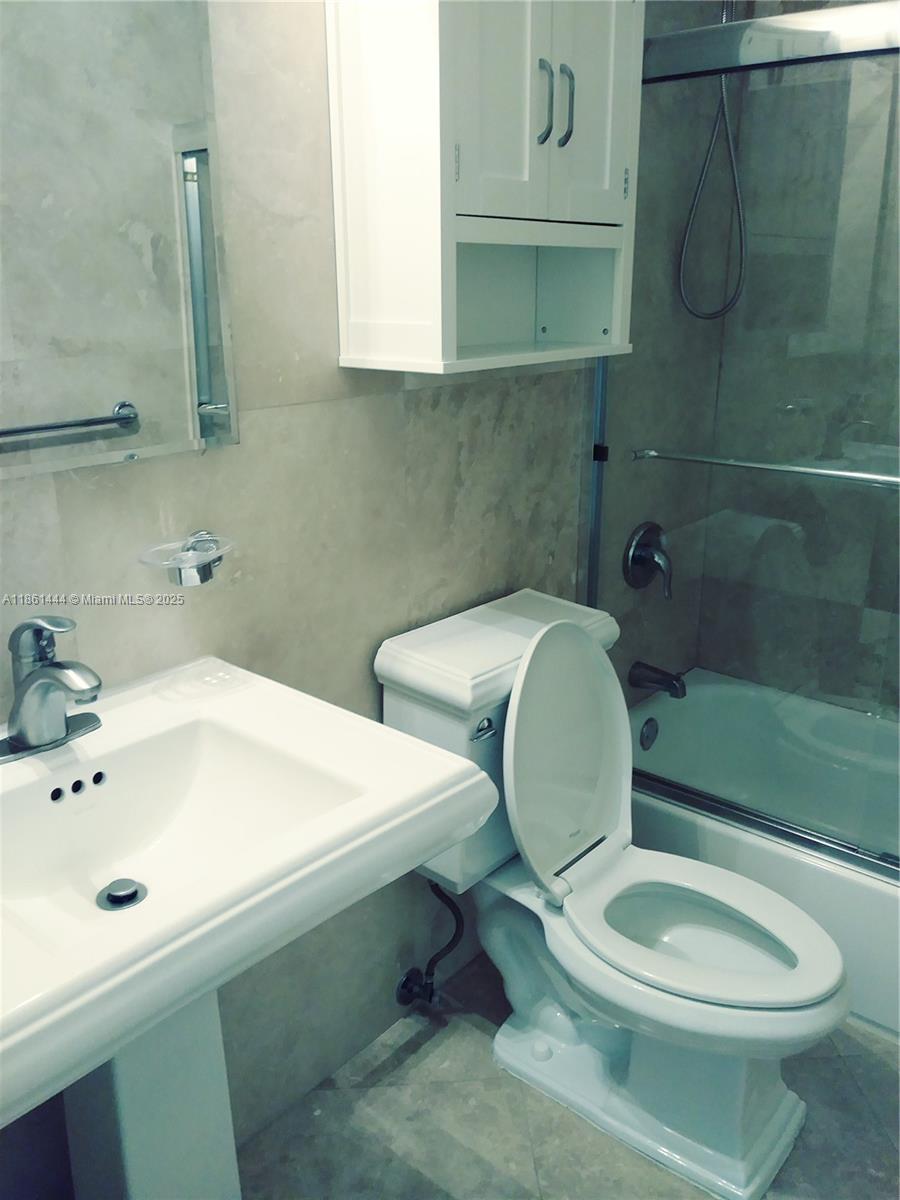 LUCAYA CONDO - Residential Lease