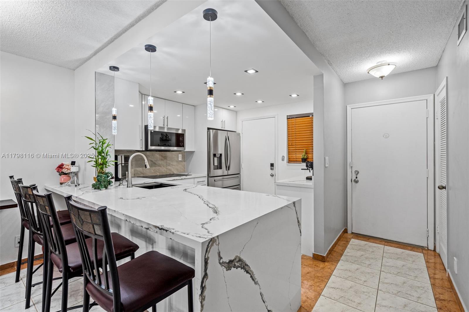 Property for Sale at 421 Ne 14th Ave 103, Hallandale Beach, Broward County, Florida - Bedrooms: 1 
Bathrooms: 2  - $182,000