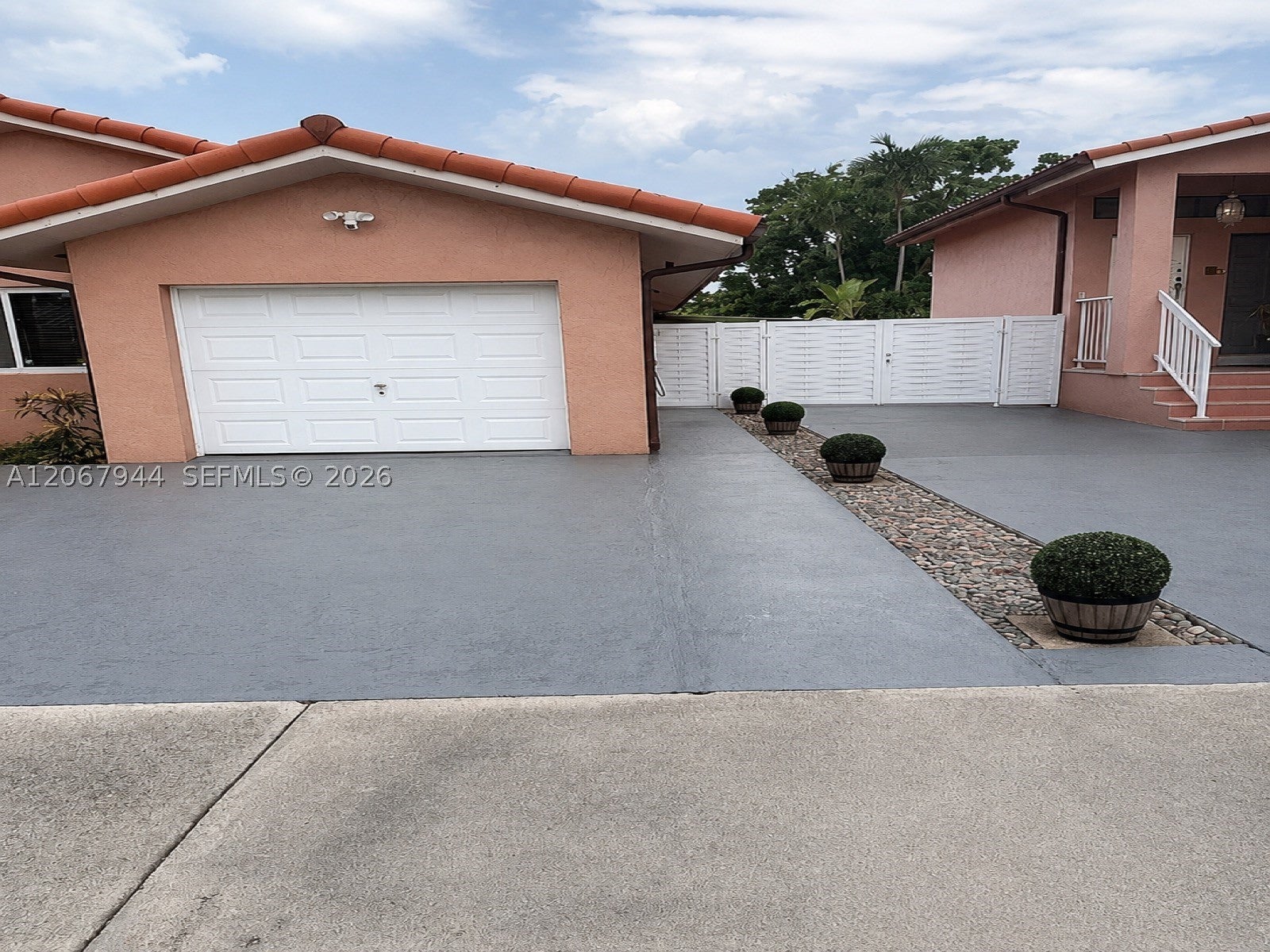 10070 SW 2nd St