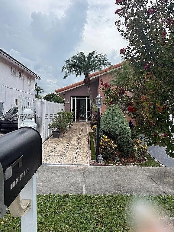 10070 SW 2nd St