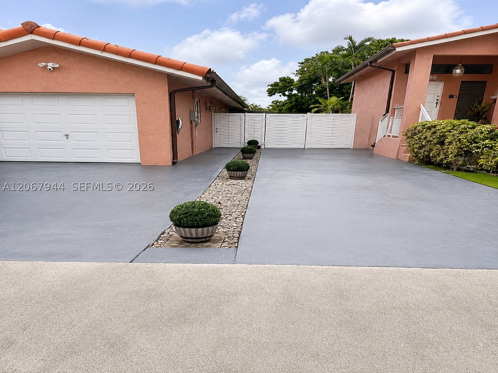 10070 SW 2nd St