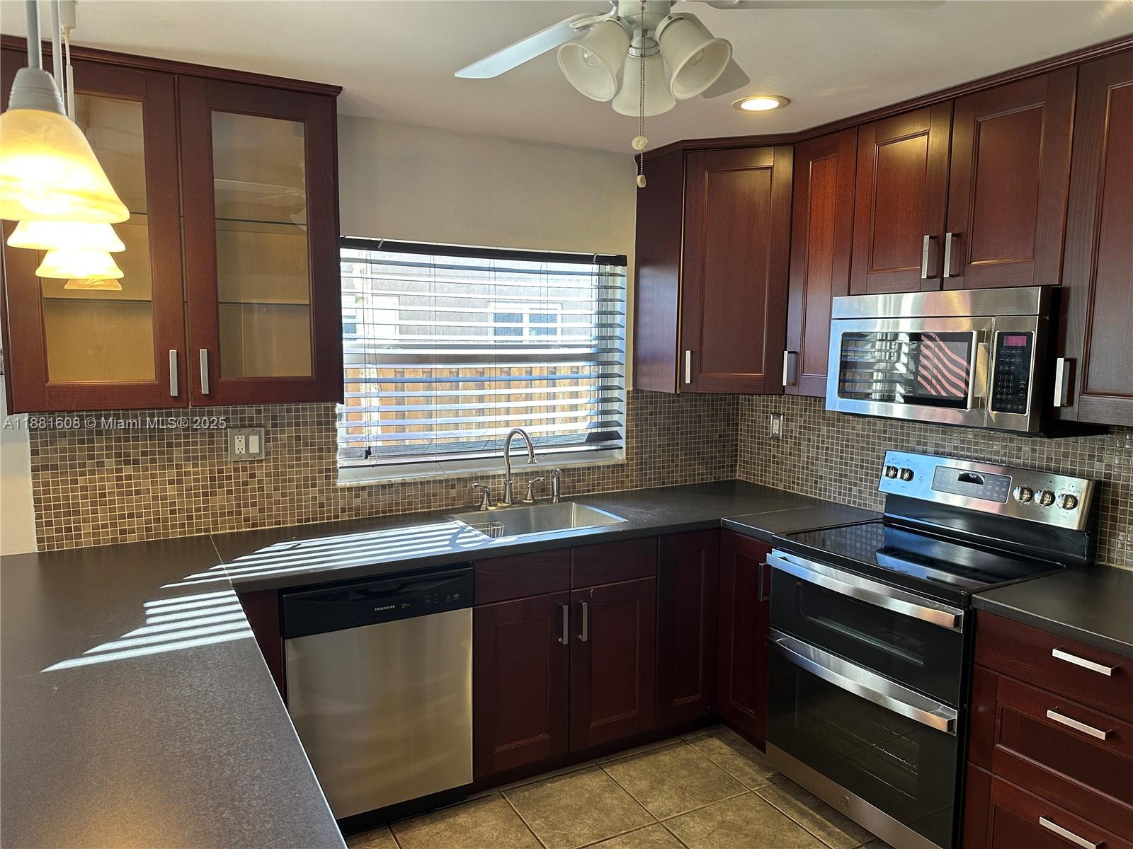 NEW RIVER ESTATES - Residential Lease